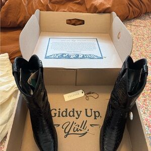 RARE Full Python Black Tecova Boots